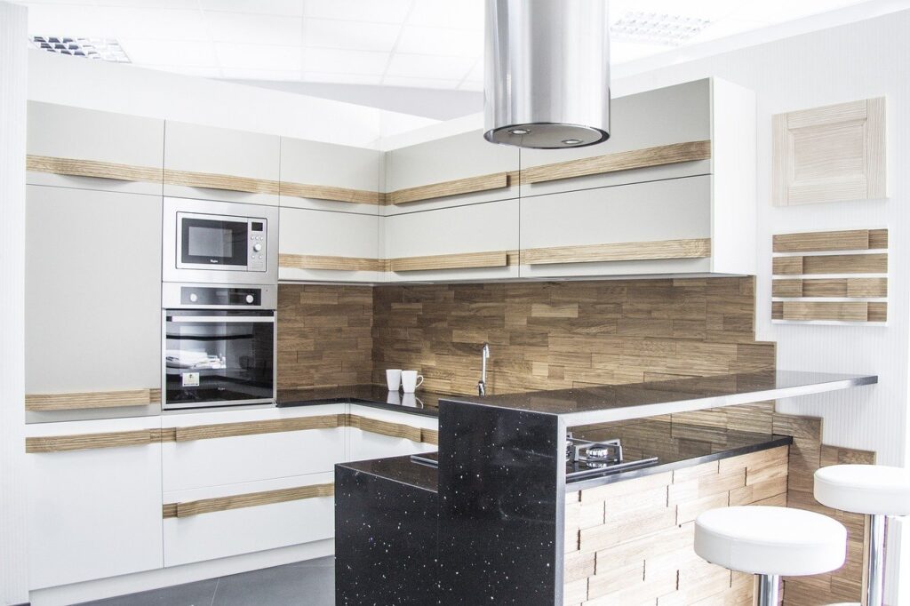 Okapy sufitowe – alternatywa dla modeli wyspowych - Porady sufitowy okap